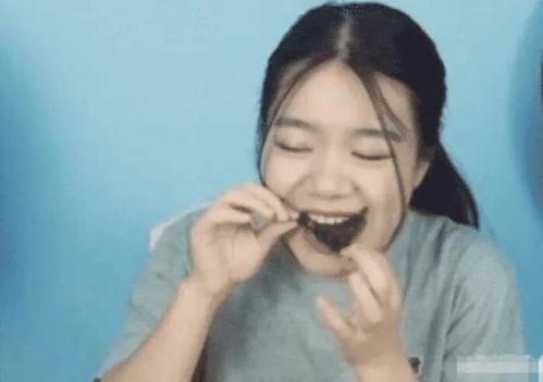 网友拍到网红吃瓜视频,网友直击惊人一幕