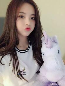 网红带伊芙琳吃瓜