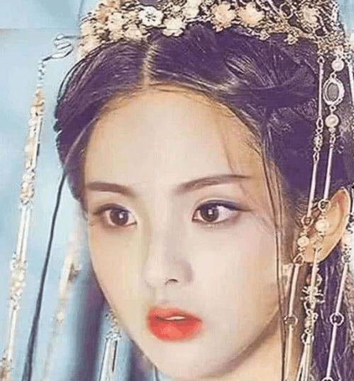 吃瓜网红雅典娜是谁扮演的,吃瓜网红雅典娜幕后扮演者是谁? 第2张 吃瓜网红雅典娜是谁扮演的,吃瓜网红雅典娜幕后扮演者是谁? 第2张